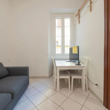 I-host - Transiti 7 Milano