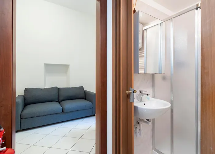 I-host - Transiti 7 Mediolan